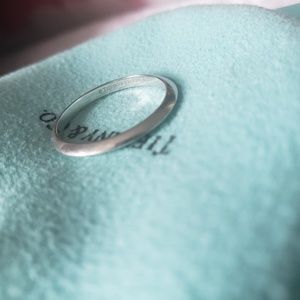 Tiffany & Co Platinum knife edge wedding band
